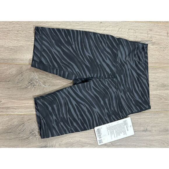 Lululemon Wunder Train High-Rise Short 8” - Picture 3 of 4